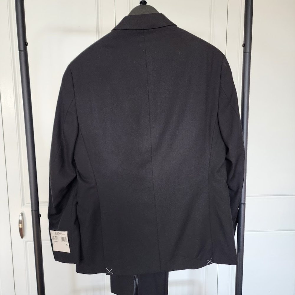 Kenneth Cole Reaction Tuxedo NWT 38S - Picture 2 of 15